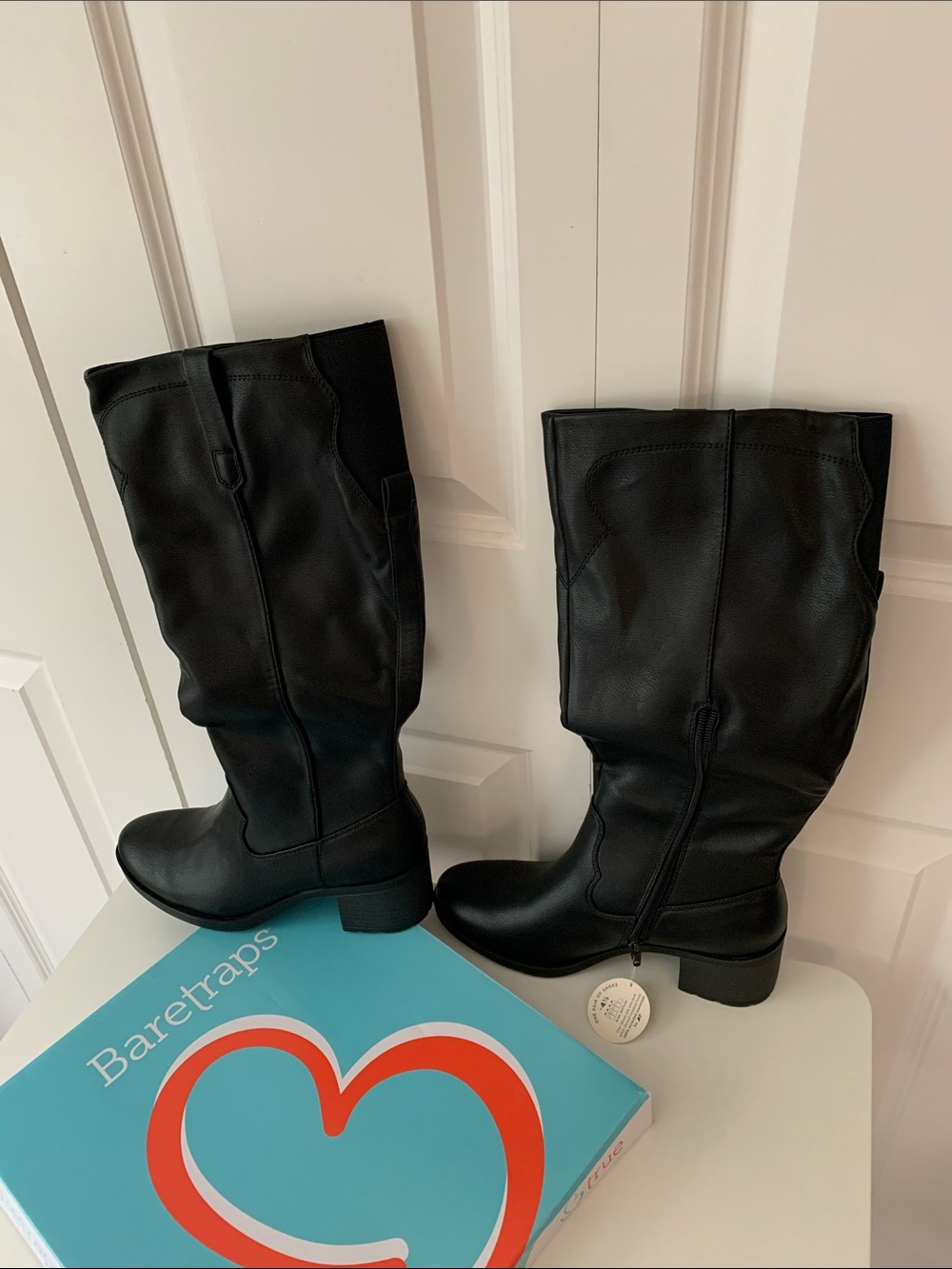 NWT Cyra Baretraps Black Pull-On Faux Leather Boots 7.5